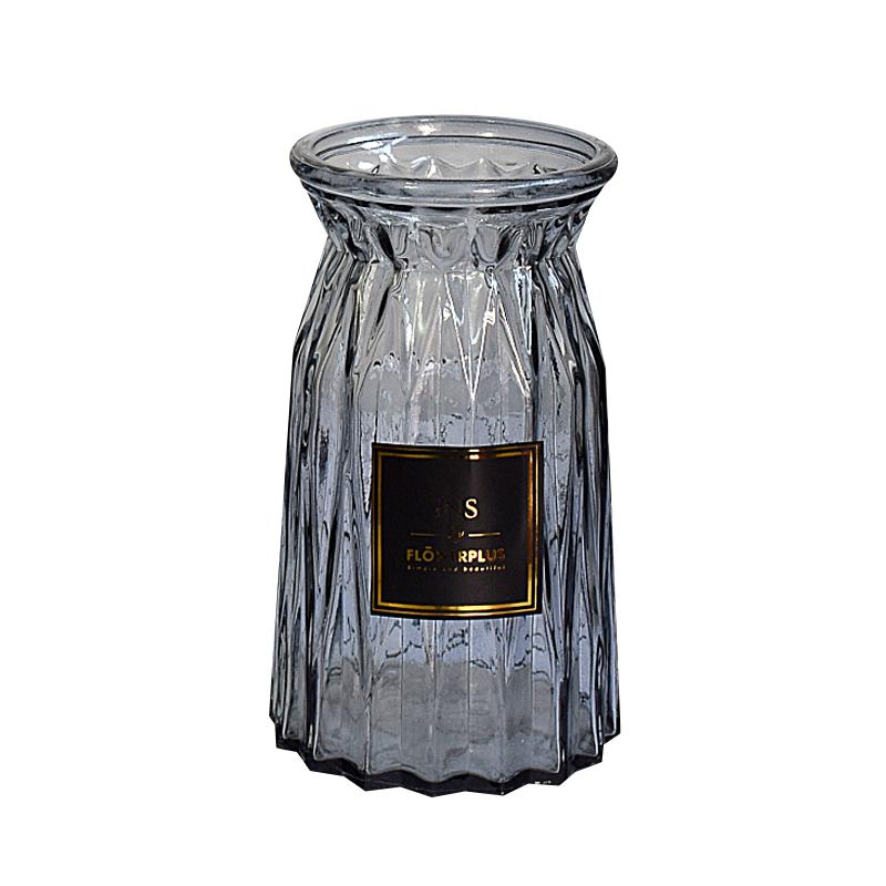Modern bud vase in a sleek design, perfect for contemporary interior décor